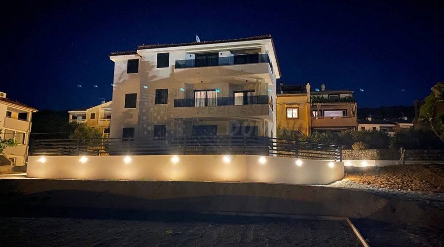 Prekrasan apartman u mjestu Punat! - 8