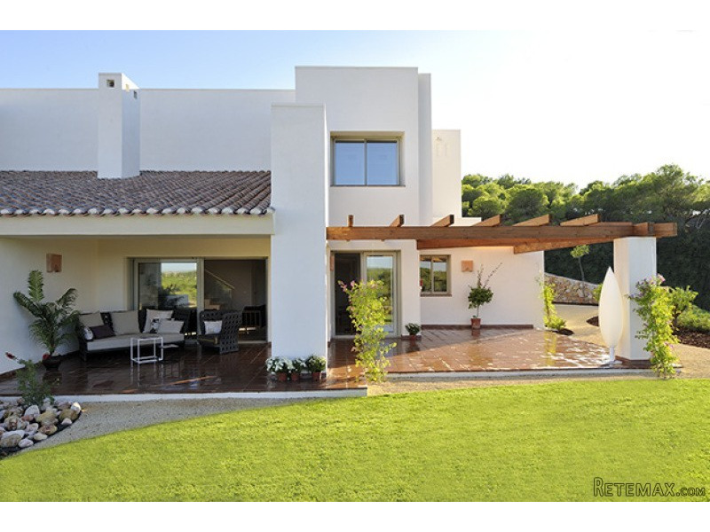 4 bedroom villa