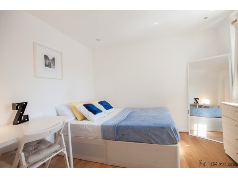 Twin for couple near Bethnal Green..