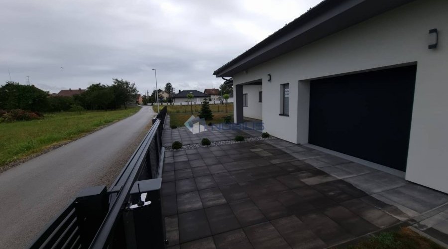Varaždin, Hrašćica, 280 m2 , 2120 m2 okućnice, 2 garaže - 9