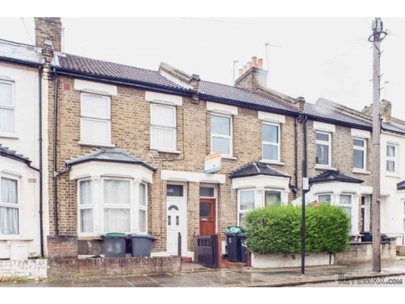 Single with double bed near Tottenham.. - 2