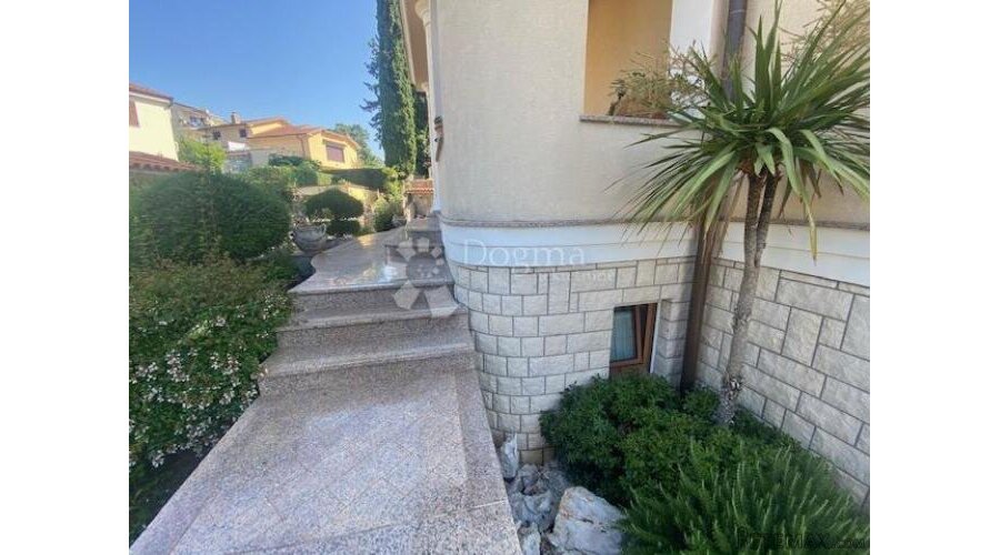 Obiteljska vila s velikim terasama, 150 metara od mora ! - 2