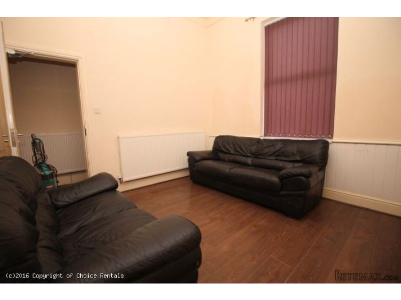 10 Stanleyfield Rd, Preston - 2