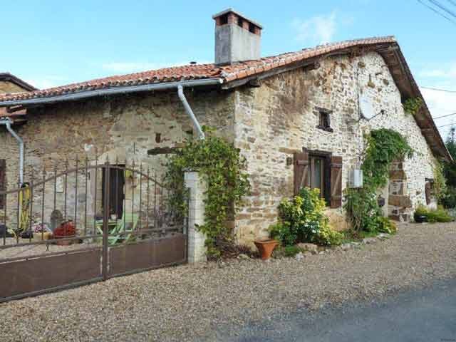 Pretty Stone Cottage With Pool In Quiet..