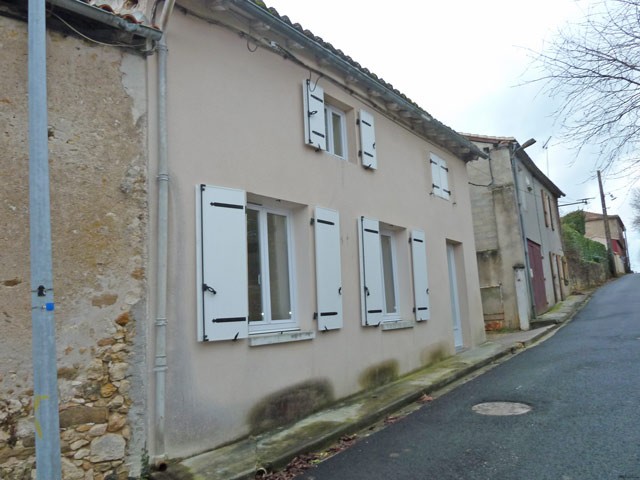 Montbron: Small Town House With 2..