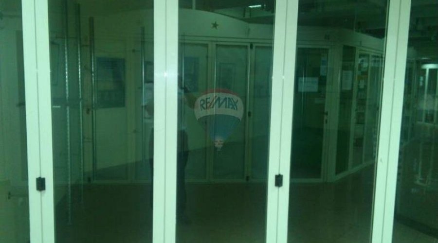 POSLOVNI PROSTOR-56.80M2 U CENTRU ZA NAJAM - 3