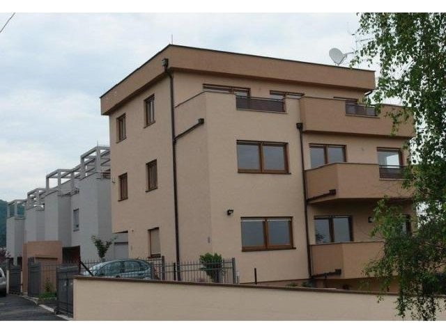 8 bedroom Villa For Sale: Zagreb.. - 2