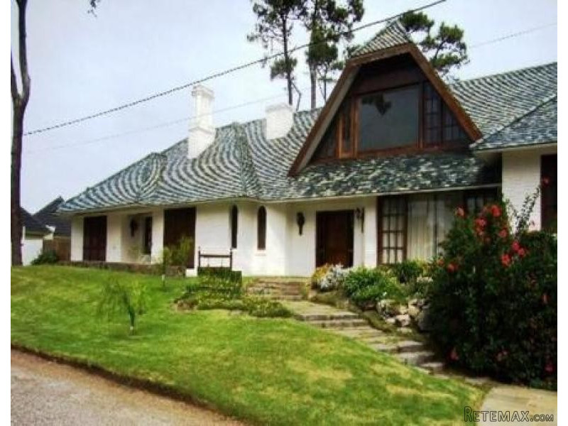 4 Bedroom House - For Rent - Mansa - 2