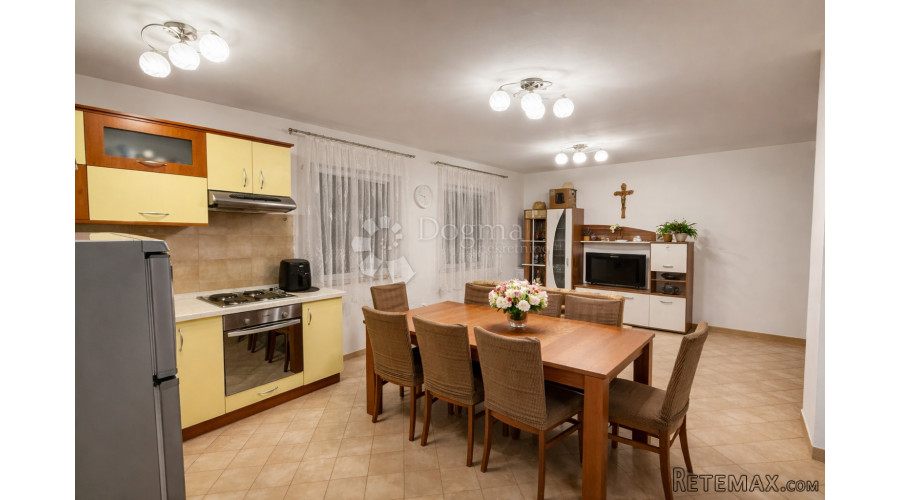 Zanimljiv mediteranski dom s pogledom na Brijune