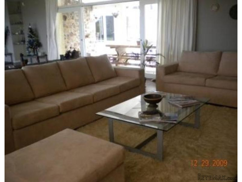 4 Bedroom House - For Rent - Pinares - 2