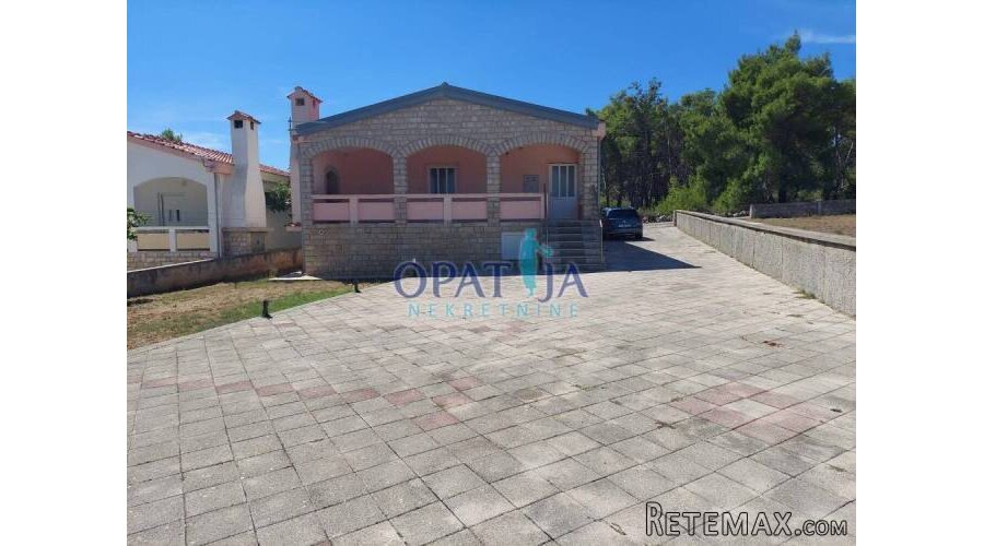 Vir, kuća 2 apartmana, 2 garaže i velika okućnica - 4