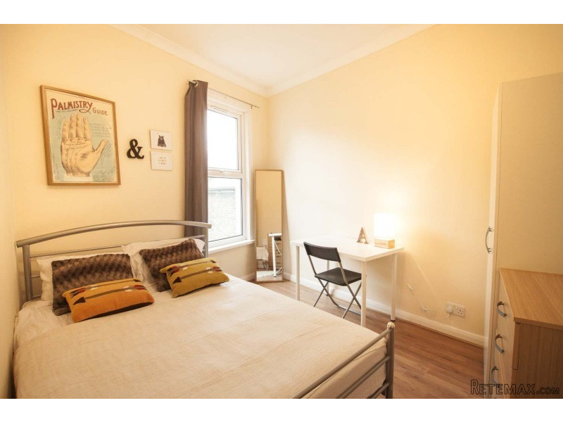 Single with double bed near East Ham..