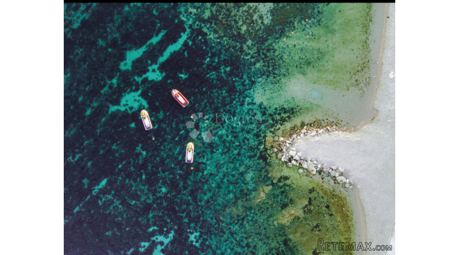 Luksuzna rezidencija s bazenom-otok Vir