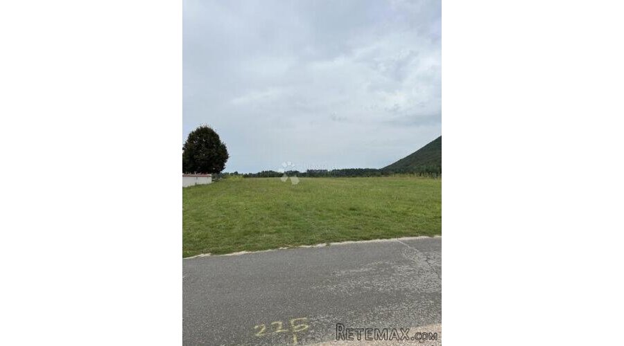 GOSPIĆ(DEBELO BRDO)-GRAĐEVINSKO ZEMLJIŠTE 4035m2 - 2