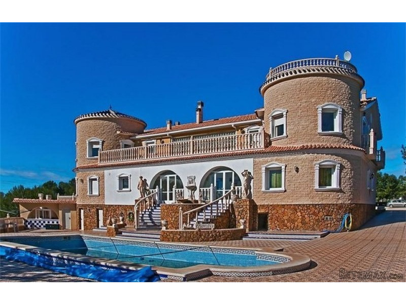 6 Bedrooms - Finca - Alicante - For Sale