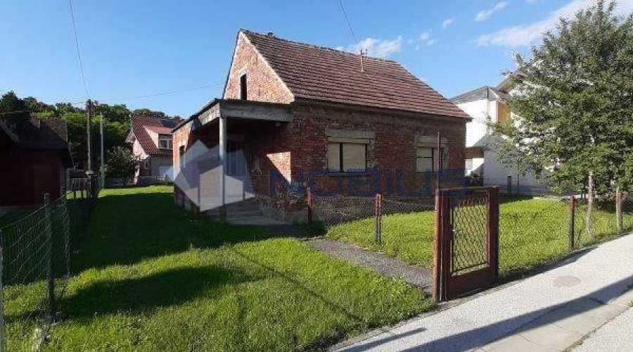 Sesvete, Sesv. Kraljevec - građevinsko zemljište/kuća, 611m2