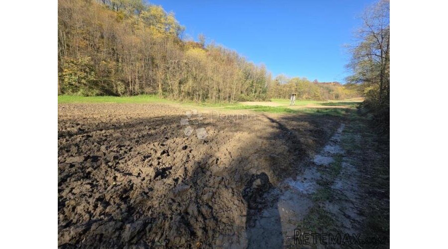 Poljoprivredno zemljište 2.464m² u Selnu kod Krapinskih Topl - 2