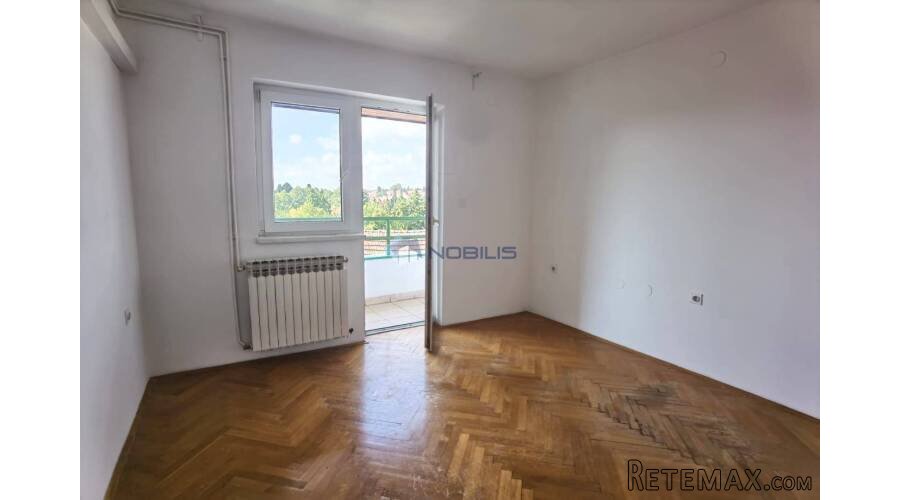 Bjelovar (Centar) 4-sobni stan, 116,75 m2 + 101,33 m2 TAVAN - 5