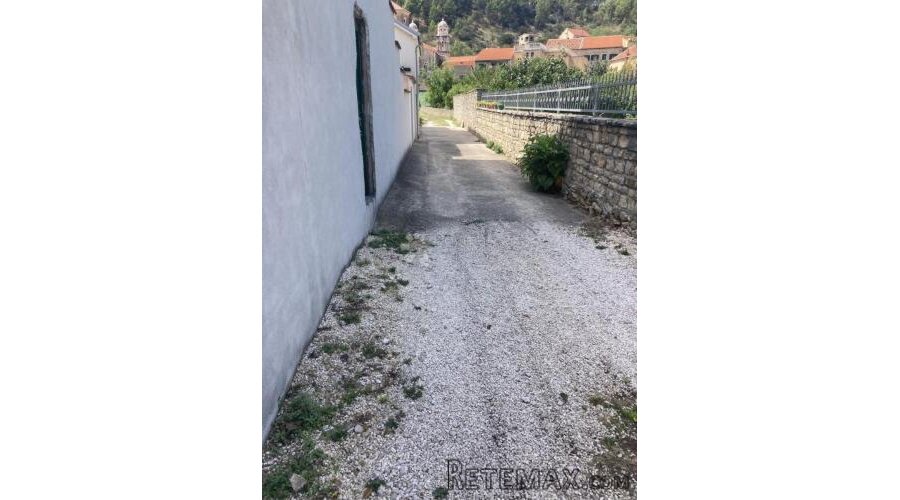 GRAĐEVINSKO ZEMLJIŠTE – CENTAR SKRADINA – 1.050 m² - 3