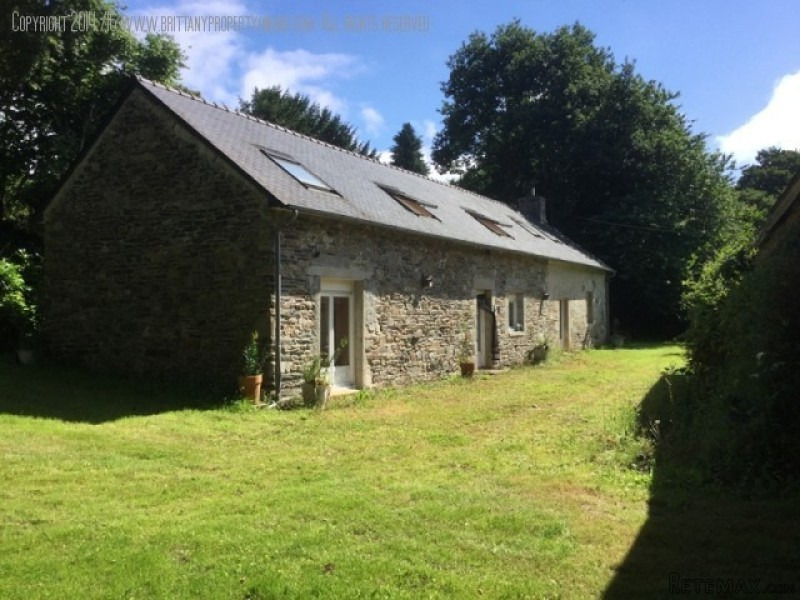 Quality 4 bed longere, open barn, stone..