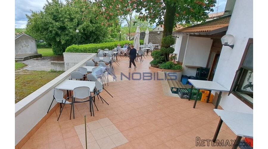 Žminj - centar, uhodan restoran 385 m2 + stan 65 m2 - 3
