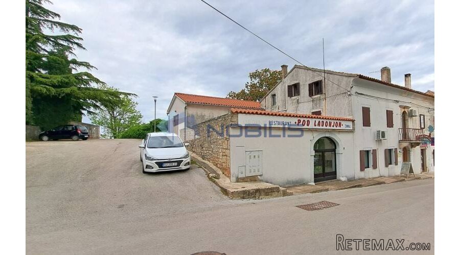 Žminj - centar, uhodan restoran 385 m2 + stan 65 m2 - 4