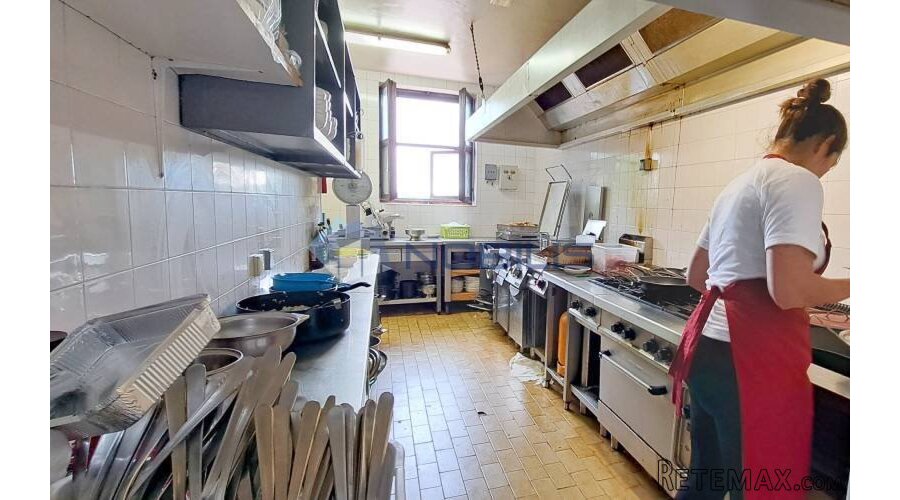 Žminj - centar, uhodan restoran 385 m2 + stan 65 m2 - 9