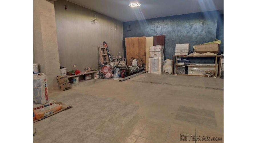 Poslovni prostor 70m2 - frekventna lokacija Vodice