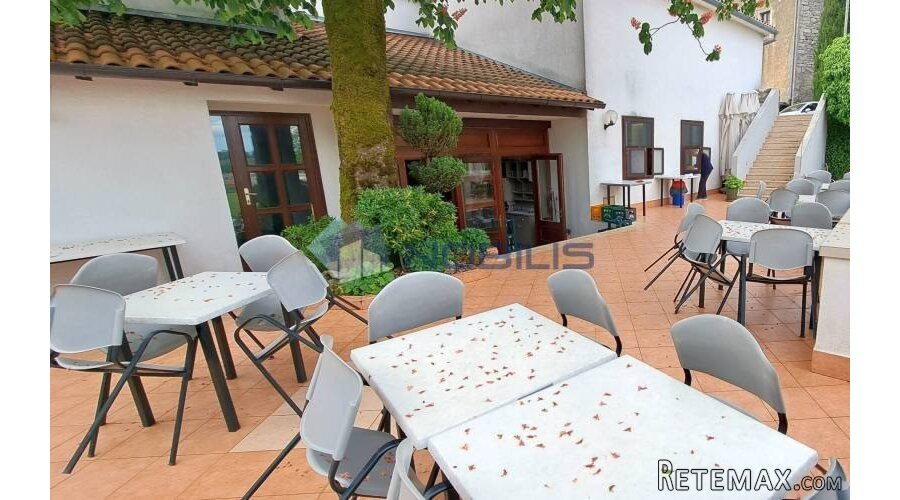 Žminj - centar, uhodan restoran 385 m2 + stan 65 m2 - 10
