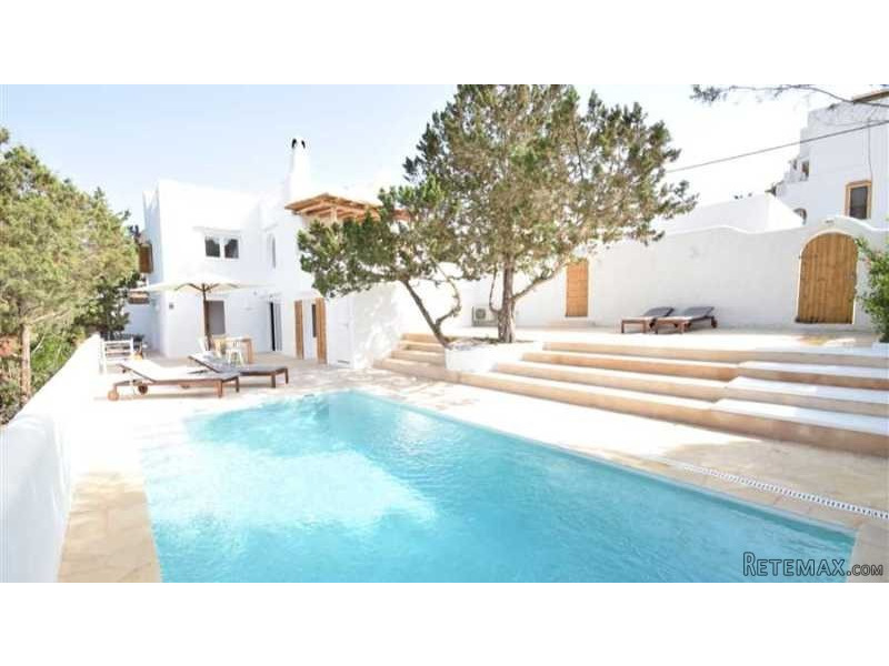Beautiful doble house each with pool