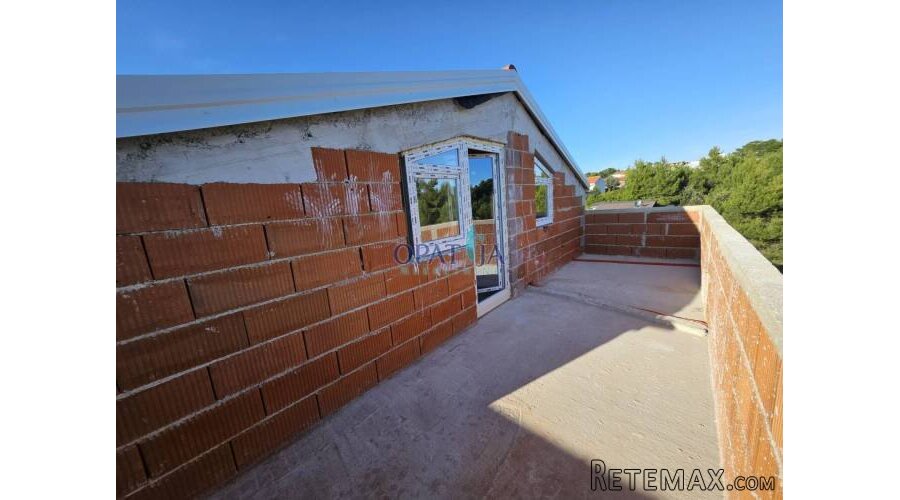 Vir Apartman s pogledom na more na zadnjem katu - 5