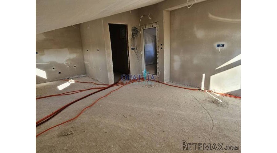 Vir Apartman s pogledom na more na zadnjem katu - 7