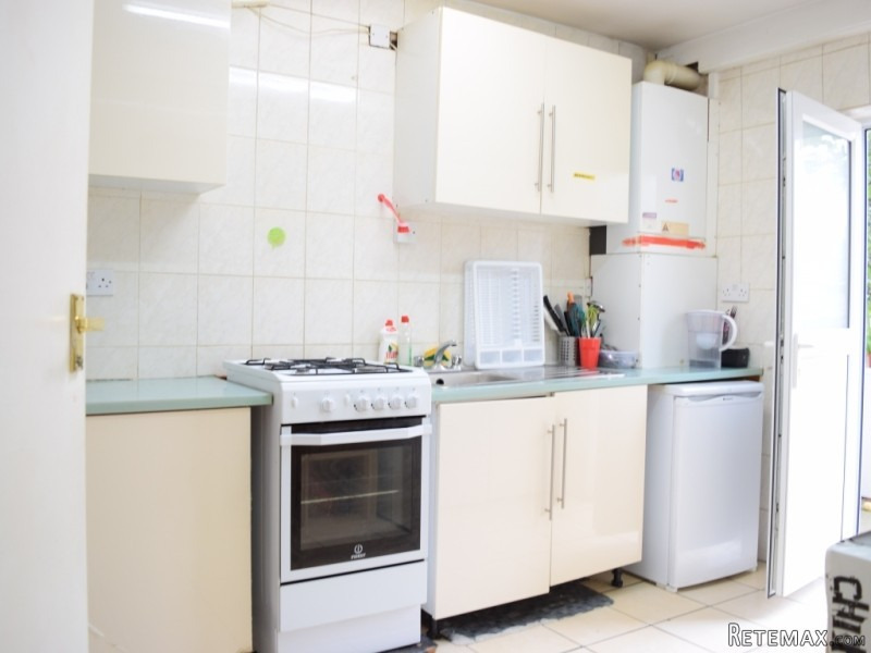 4 - 75 Acton Lane R2