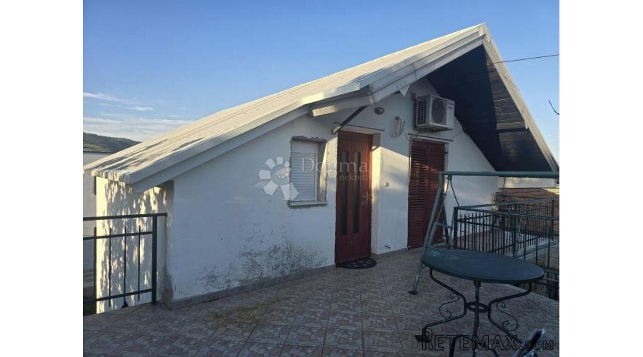DRNIŠ - KATNICA S POTKROVLJEM U CENTRU GRADA, prodaja - 2