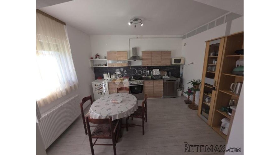 Obiteljska kuća u centru Oroslavja – odlična lokacija, garaž - 3