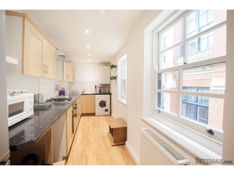 Twin for couple near Bethnal Green.. - 2