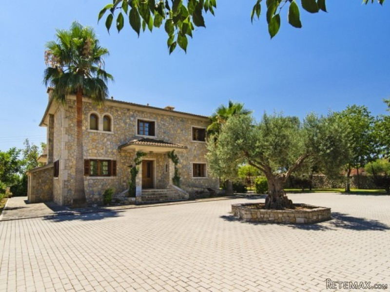 Majorcan Estate In Very Good Condition..