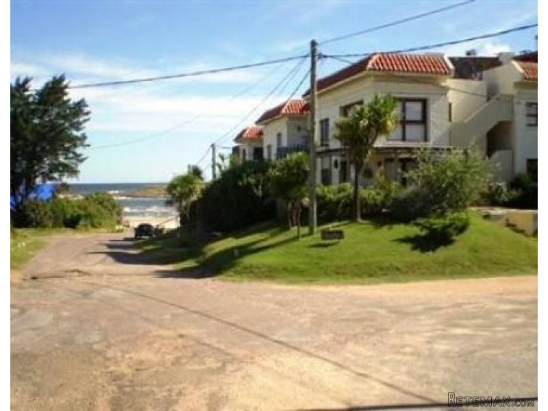 3 Bedroom House - For Rent -.. - 2