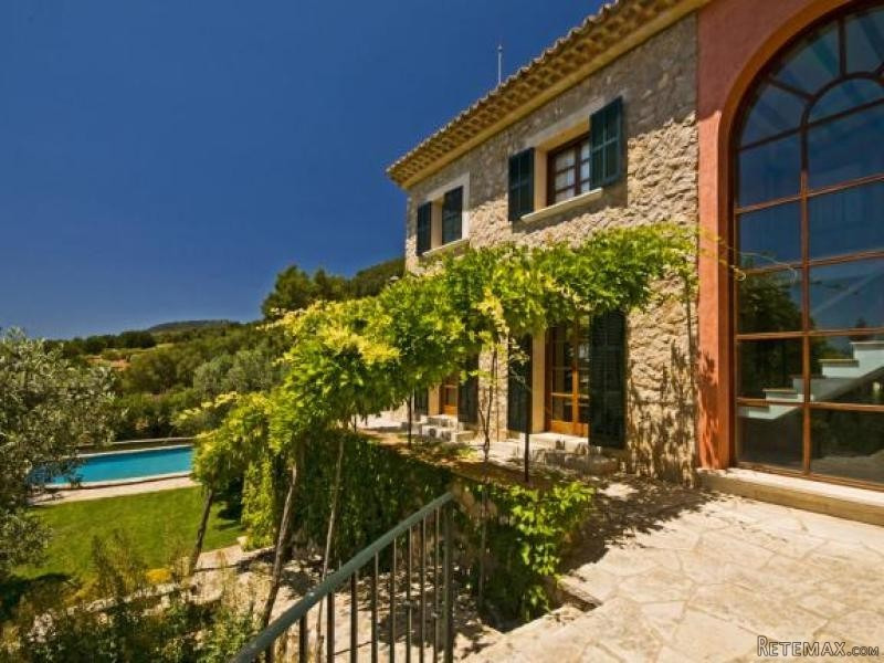 Exclusive And Extraordinary Villa With..