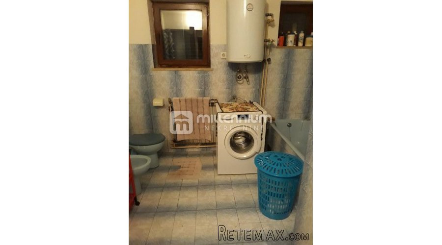 Podhum, kuća od 200m2 s 2 garaže i velikom okućnicom - 9