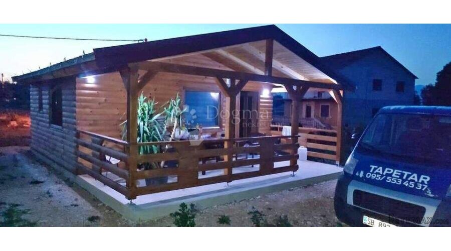 GRAĐEVINSKO ZEMLJIŠTE S KUĆOM OD 48 M2, PRIDRAGA - 2
