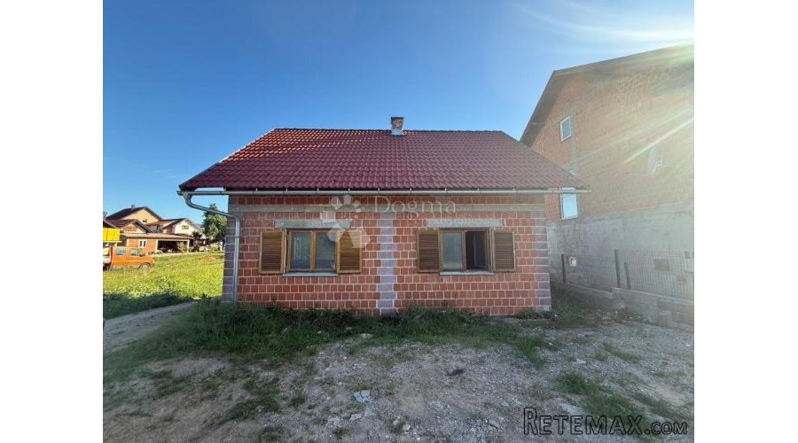 KUĆA ZGRADA DVORIŠTE I NAMJEŠTAJ BLIZINA CENTRA - 2
