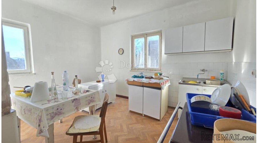 Vrbovsko, uredna samostojeća kuća sa velikom okućnicom - 2