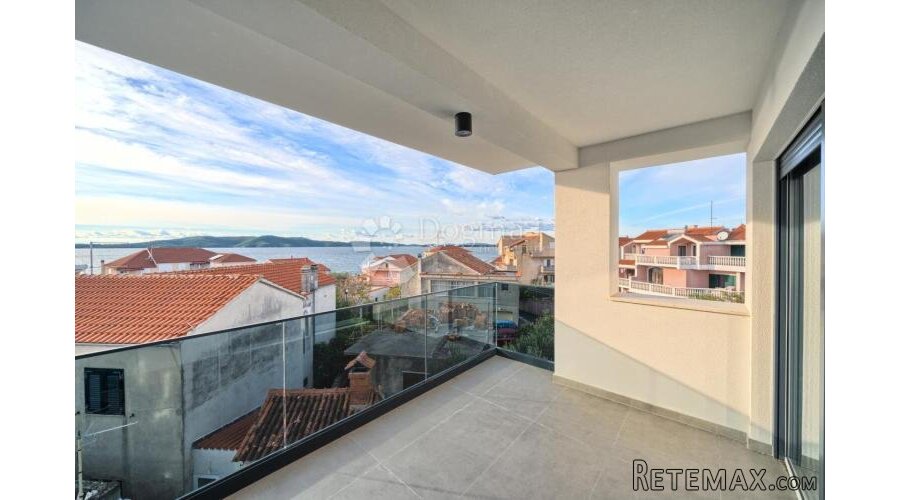 BRODARICA- PENTHOUSE 120M OD MORA BS4