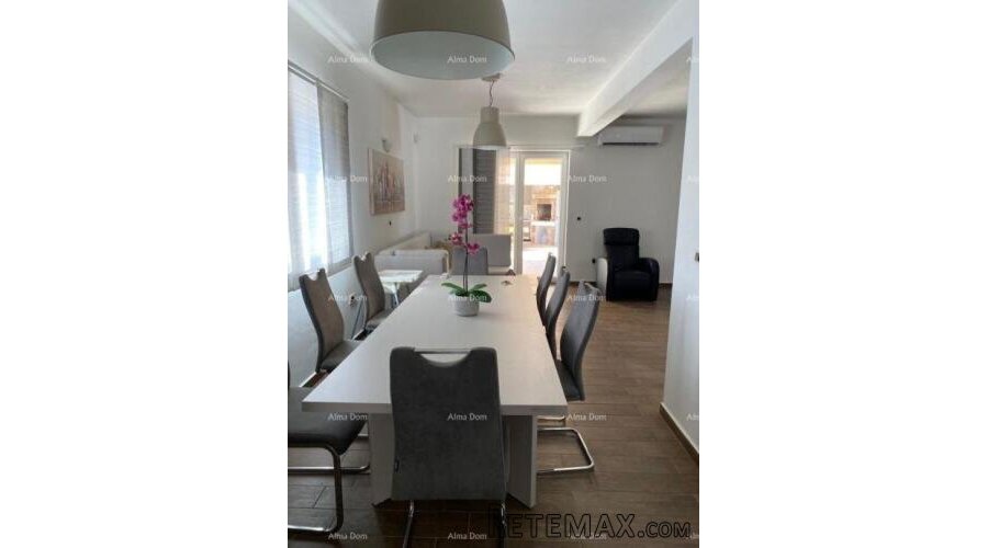 Prodaje se kuća, 200 m2, s bazenom, Raša - 3