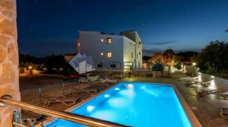Vinišče, Trogir, kuća 470 m2 sa 6 apartmana - 2