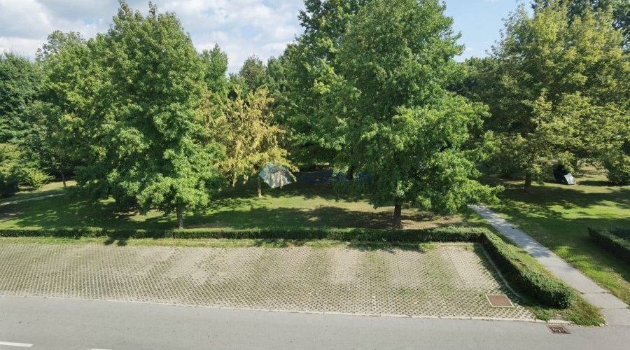 Bjelovar (Centar) 4-sobni stan, 116,75 m2 + 101,33 m2 TAVAN - 3