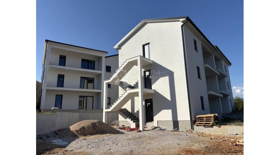 NOVOGRADNJA, APARTMAN U PRIZEMLJU