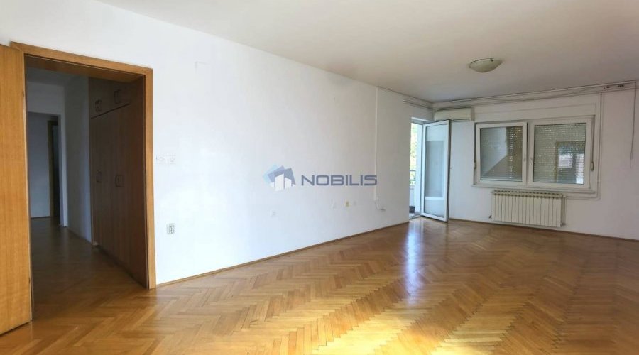 Bjelovar (Centar) 4-sobni stan, 122,42 m2 - 2