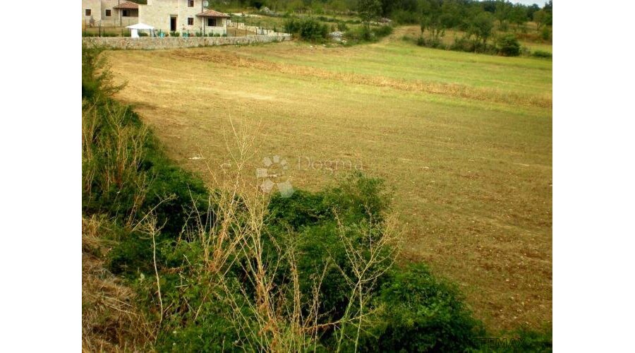 Izvrsna lokacija! Zemljište sa svom infrastrukturom u blizin - 3
